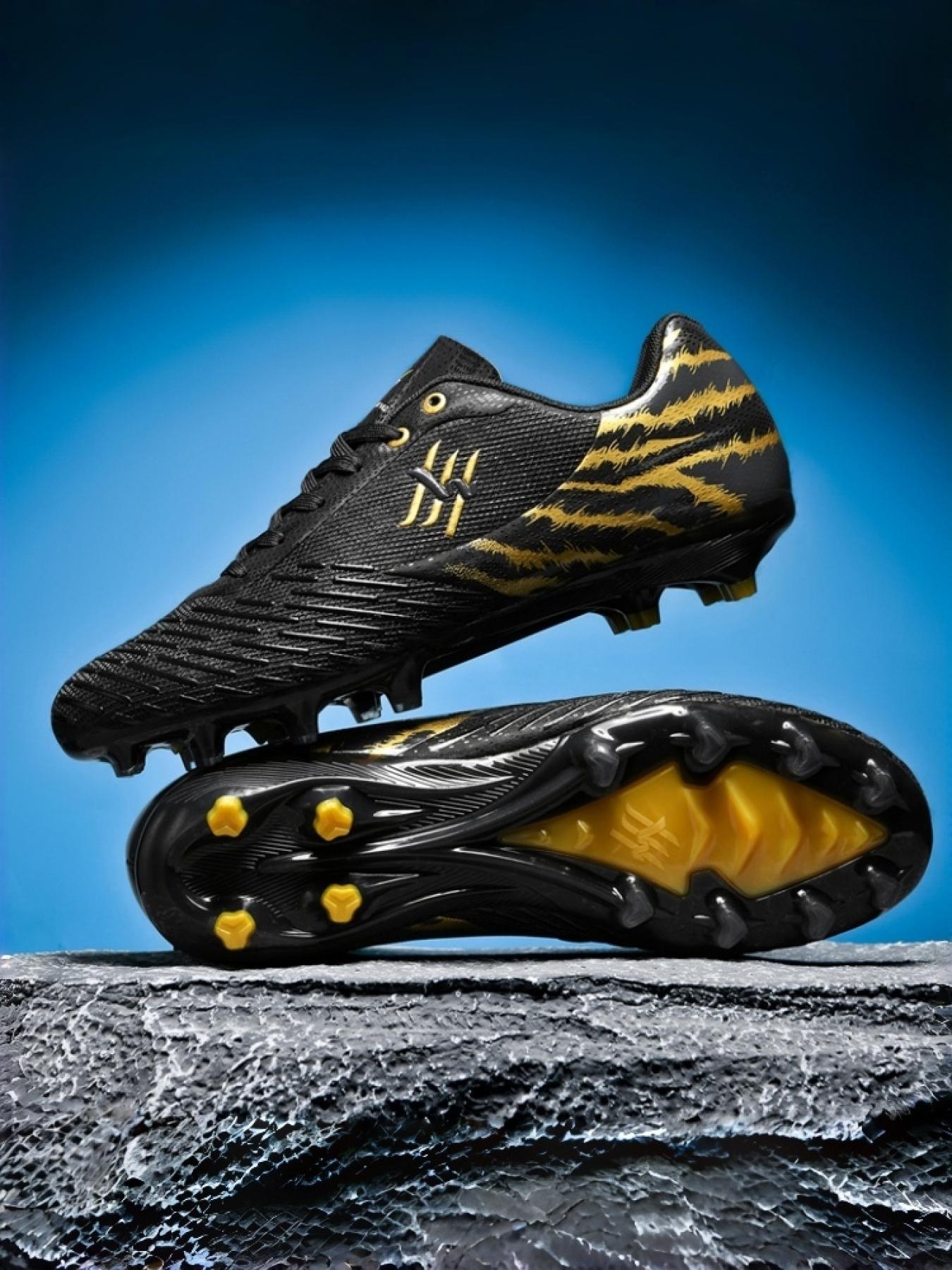 1 Pair Unisex Actual Combat Training Football Shoes TPU Rubber Anti-Slip Long & Short Studs Outsole Speed Up Anti-Slip Comfortable Wrap For Match And Training