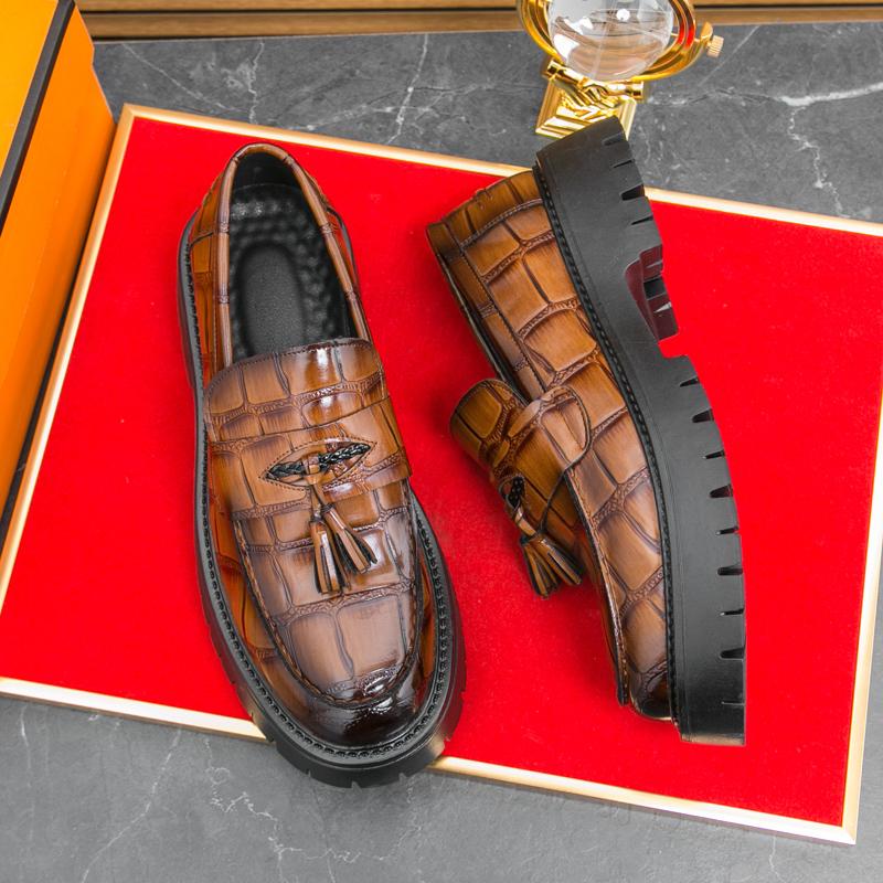 Ubetif Men's 2025 Fashionable Casual Tassel Decor Leather Slip-on Shoes,  Exquisite appearance Loafers, Simple Design Elegant Plain Round Toe Loafers, Business Style Temperament Flats for Daily Wear, MenShoes, Office Shoes, Valentine's Day, Gift for Him