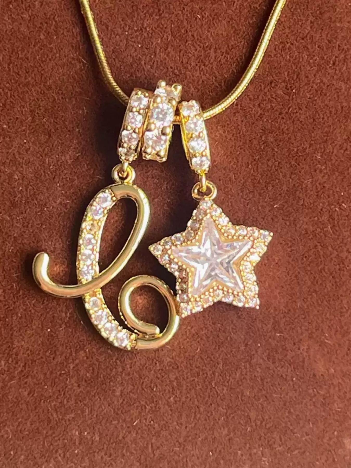 Elegant Sweet 26 Letter Zirconia Star Pendant Necklace, Necklace Initial, High End Necklace, Perfect Gift for Mom Or Girlfriend for Valentine's Day, Mother's Day & Birthdays, Personalized Jewelry Gift