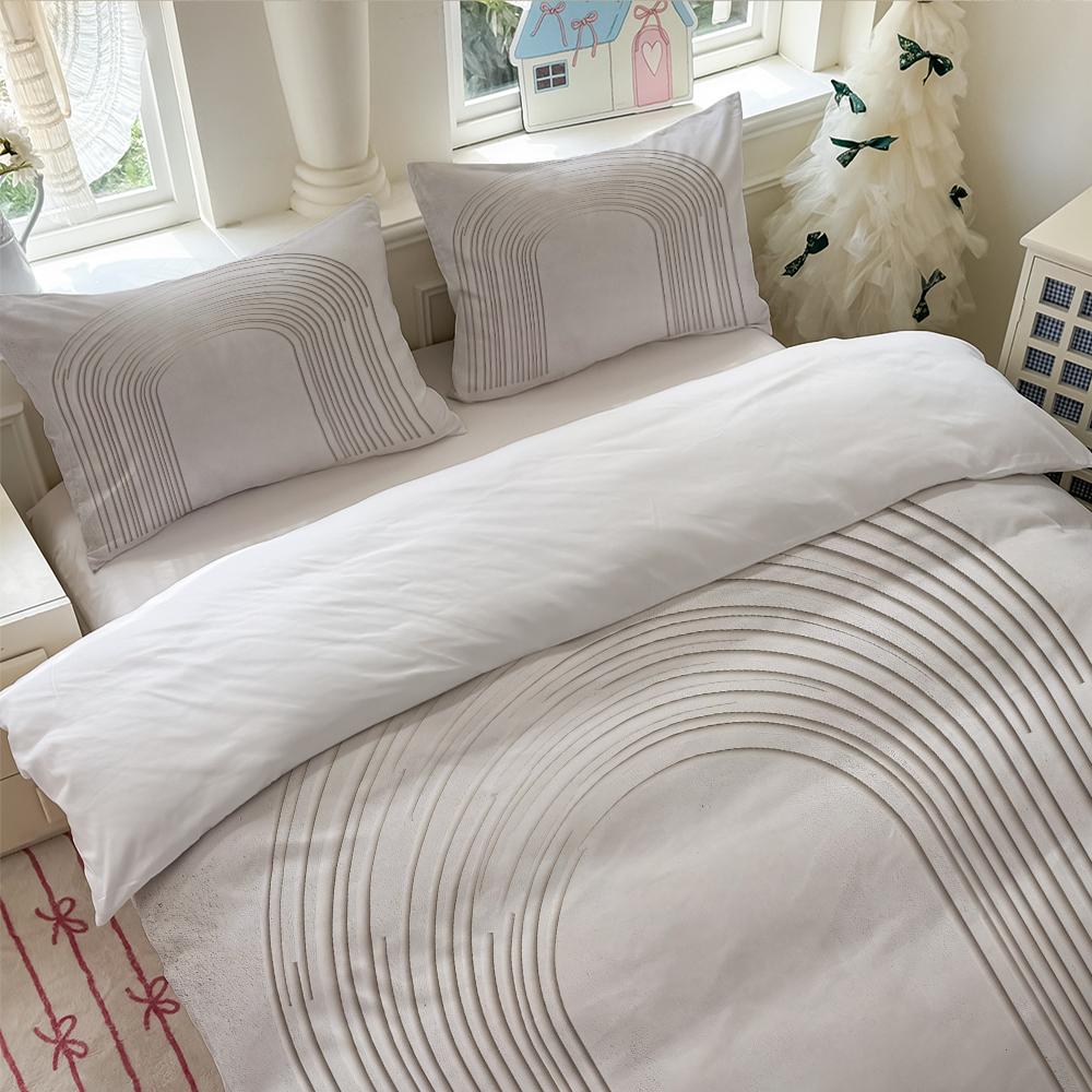 3pcs Arched lines on beige background bedding set (1*Duvet Cover + 2*Pillowcase, Without Core)+The fabric is soft, comfortable and breathable for bedroom guest room hotel dormitory rooms
