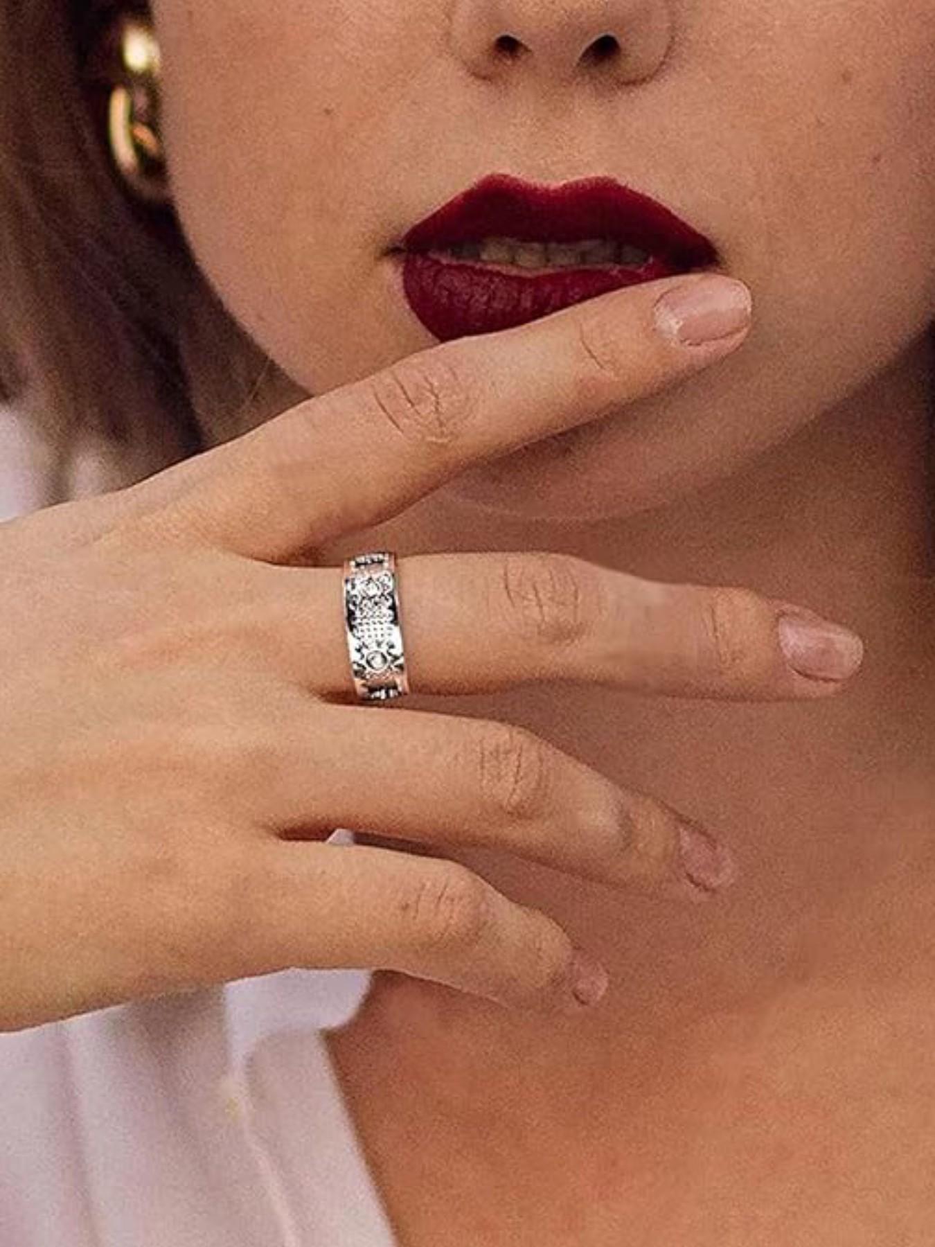 Gear Ring for Anxiety Relief, Unisex Fidget Spinner Ring, Stainless Steel, Diamond-Embedded, Perfect Gift for Friends and Family