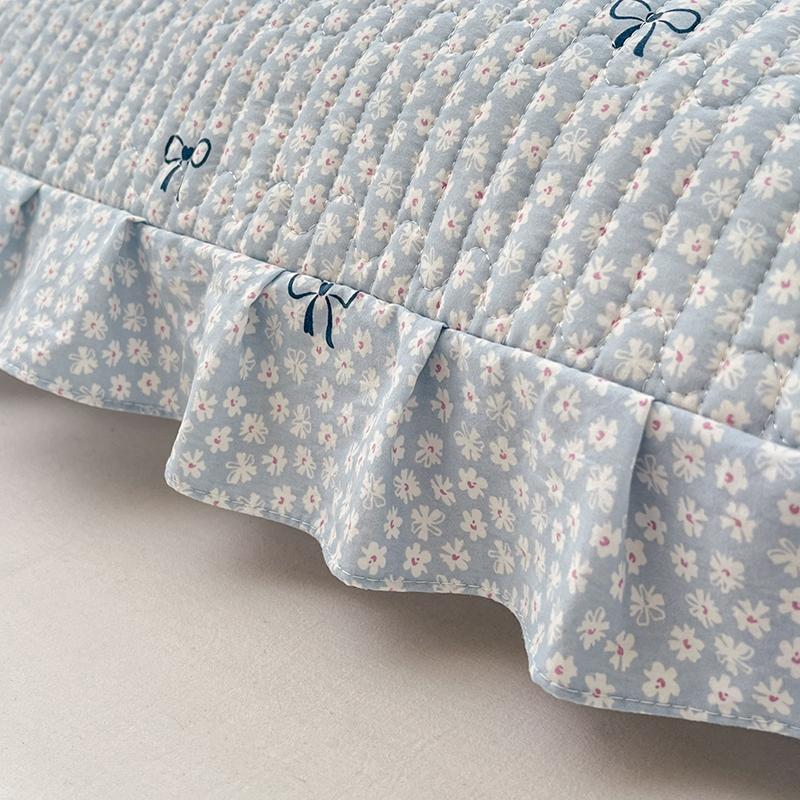 1pc Floral Pillowcase, Quilted Edge Design, Thickened Comfort, Breathable, Suitable for All Seasons, Bedding Accessory