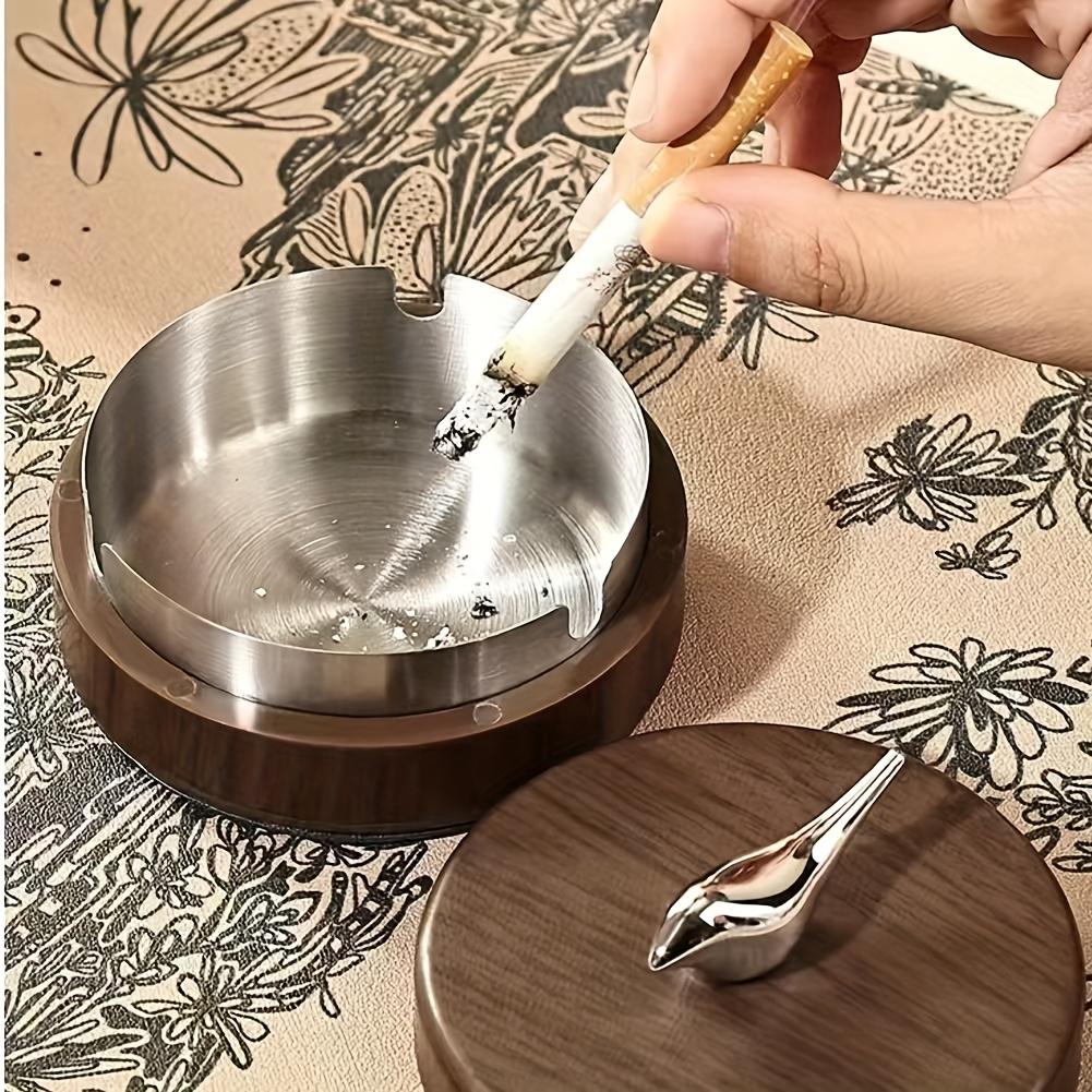 1 Light Luxury Stylish Tabletop Ashtray, Creative High-End Household Ashtray for Living Room, Personalized Car Ashtray with Lid, Retro and Exquisite, Perfect Gift for House Owners (Model: DM617)