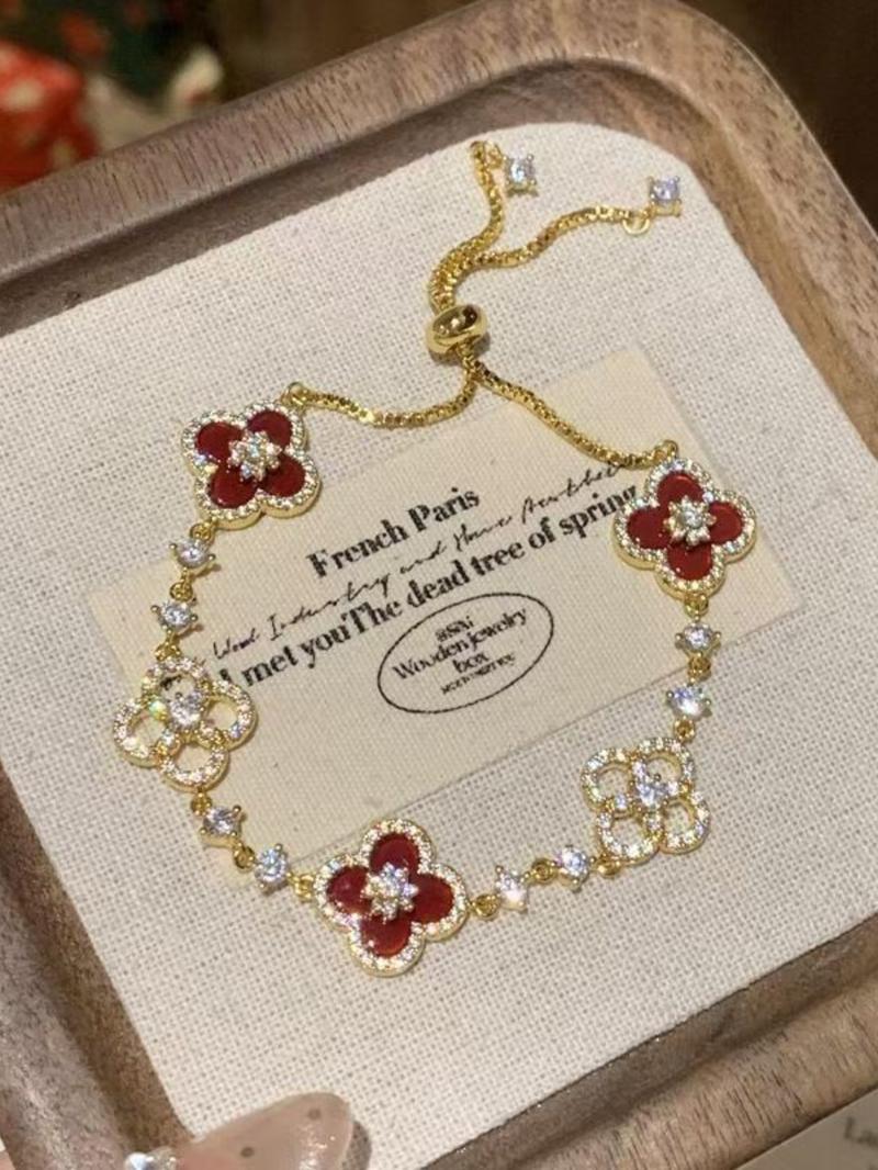 Women's Four-Leaf Clover Bracelet with Sparkling Quartz, Adjustable Allergy-Free Waterproof Design, Rose Option Available, Flower Design Bracelet