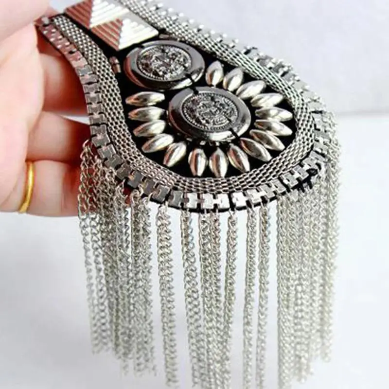 British Style Brooch Small Suit Shoulder Strap Multi Tassel Rivet Epaulet Epaulette Pin On Women Men Suit Accessories