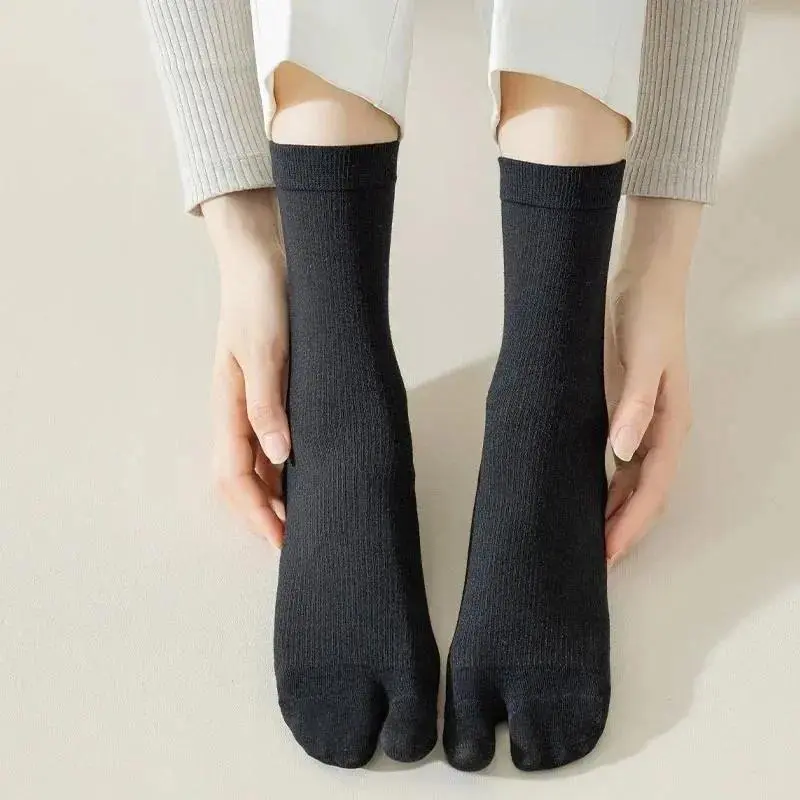 Japanese Style Tabi Socks for Women, Cotton Solid Color Split Toe Mid Calf, Thin Breathable Sweat Wicking Anti-Odor