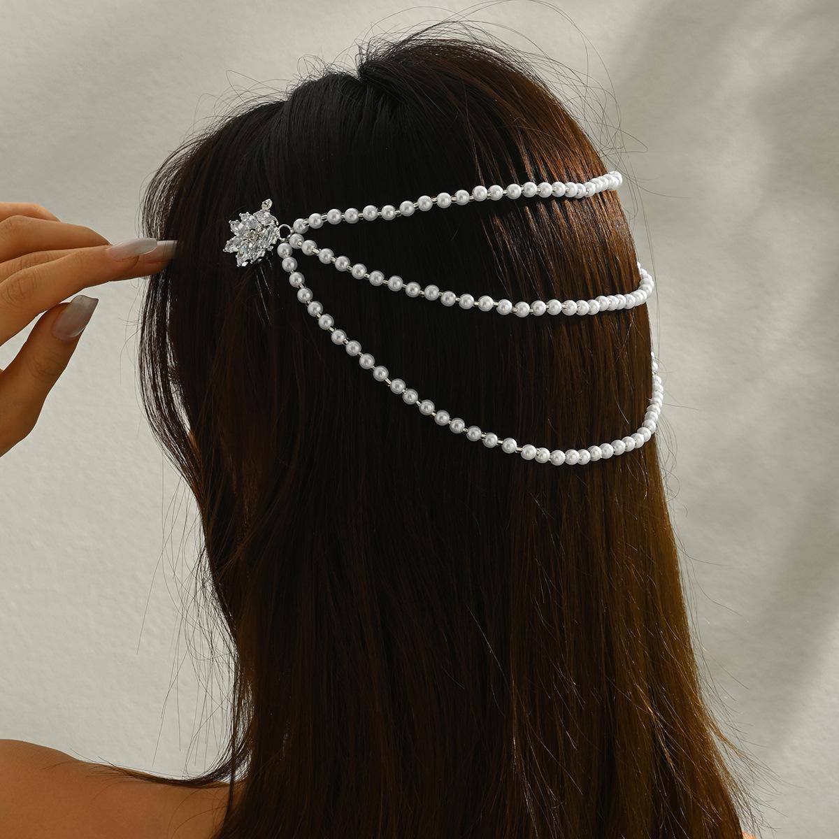 Wholesale hair clips, European and American cross-border new style pearl hair accessories, niche high-end jewelry, diamond-embellished leaf hair clips, hair accessories for women