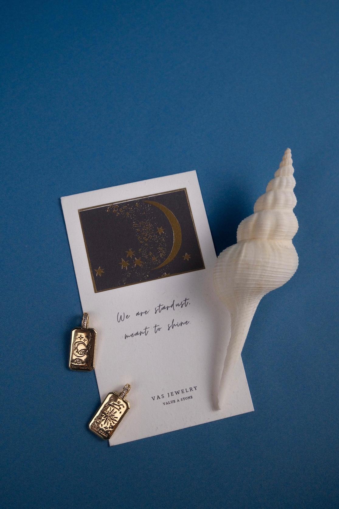 Mytys Tarot Neutral Style Trend Pendant Necklace Carving 6 styles Tarot Elegant Necklace Fashion Lovers Gift Bling Stylish Jewelry Accessory