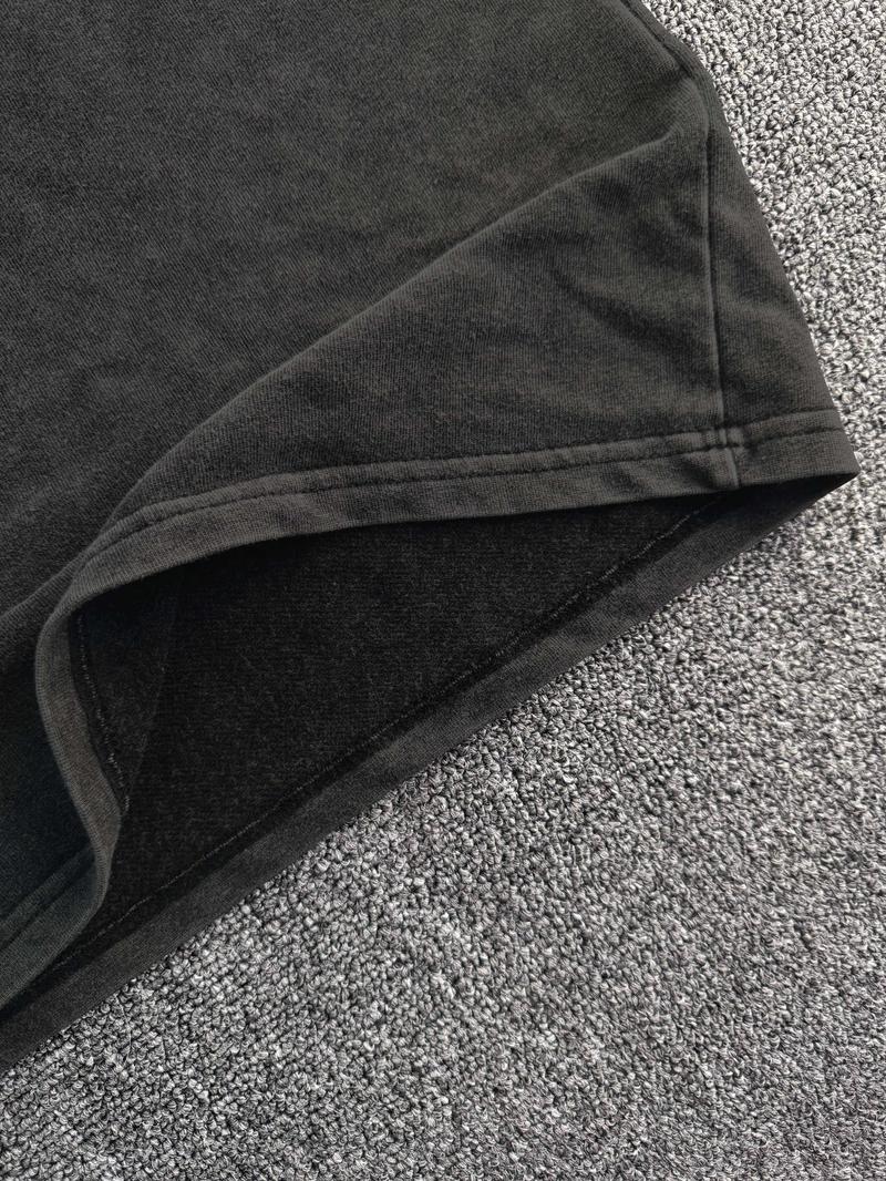 Dark angel print retro distressed men's vest, round neck, trendy sleeveless top, suitable for music lovers, men's summer wear.