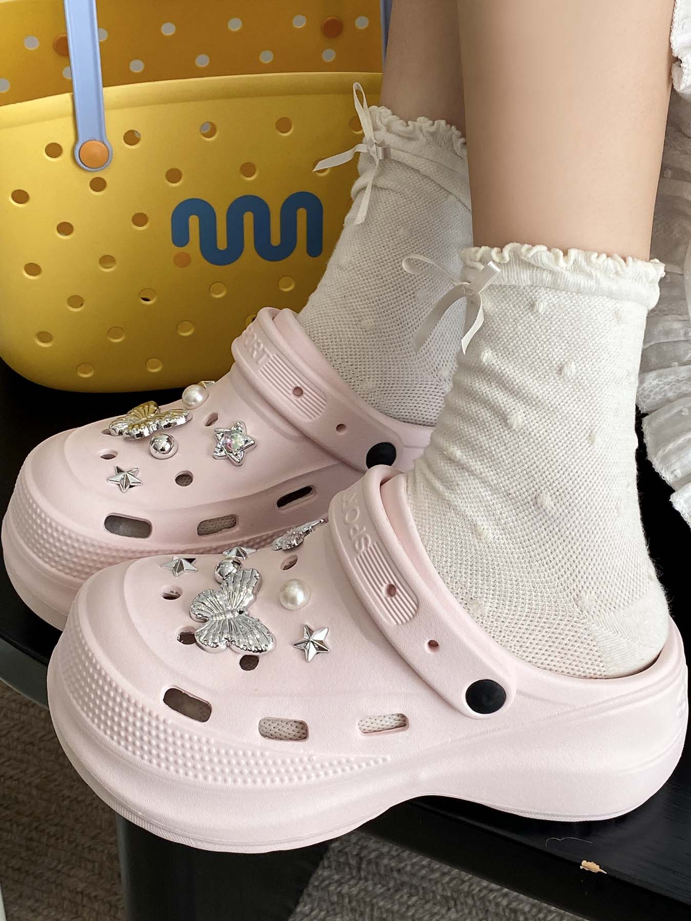 2026 New Fashion Versatile Holey Shoes for Women, Eva Comfortable Breathable Thick Sole, Simple Casual Beach Sandals, Outdoor Garden Shoes, Slipper, Slippers Shoes