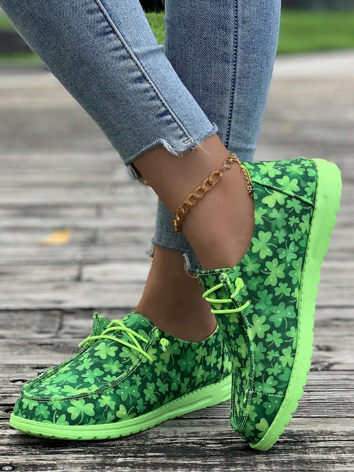 Women's Three-Leaf Clover Slip-On Sneakers, Dark Personality Comfortable Casual Shoes, Eye-Catching Design Must-Have for Trendsetters