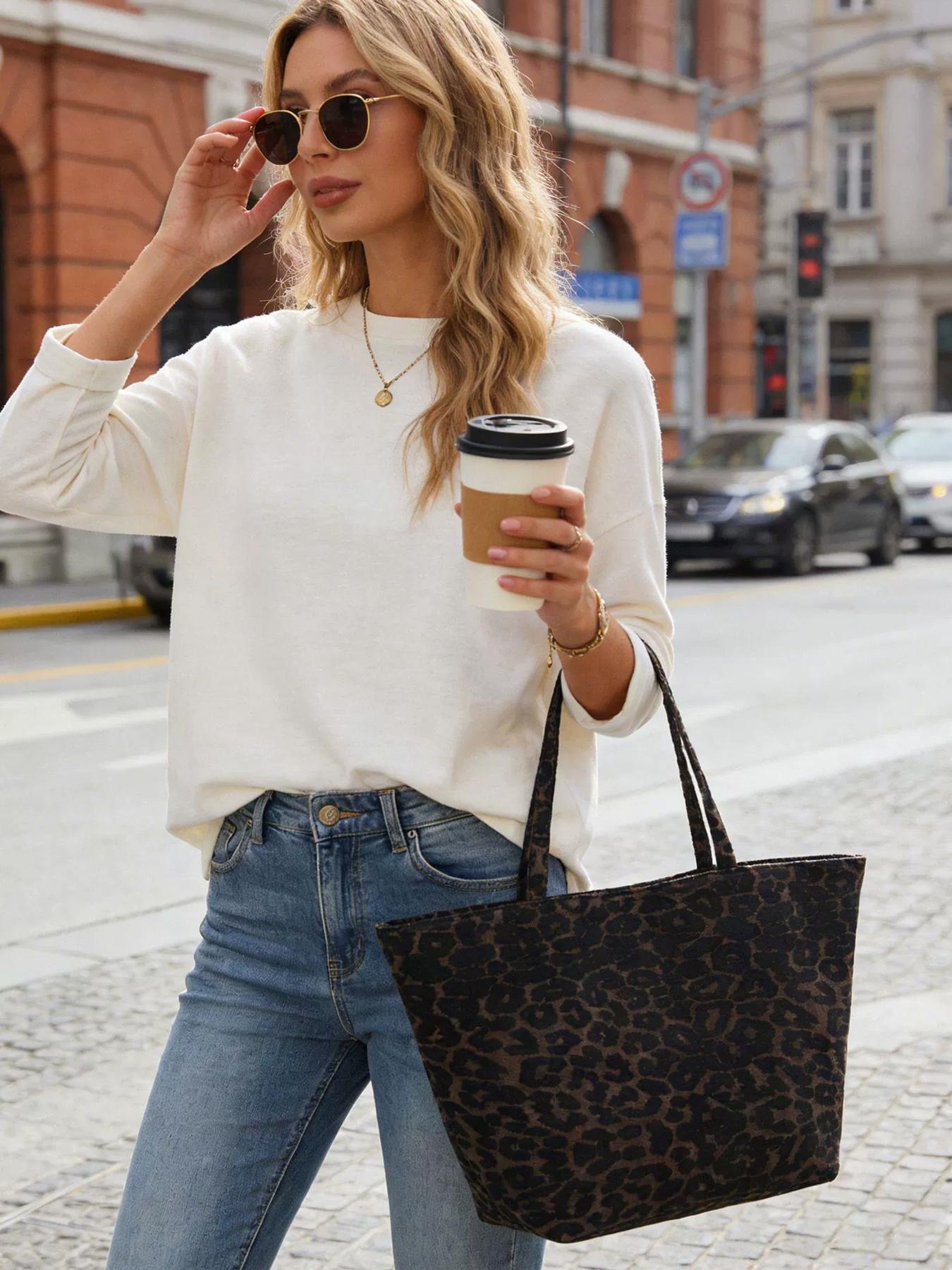 1pc Leopard Print Tote Bag Large Capacity Shoulder Bag Stylish Lightweight Handbag for Daily Commute, Shopping & Travel, Perfect Mother’s Day Gift 1pc Leopard Print Tote Bag Large Capacity Shoulder Bag Stylish Lightweight Handbag for Daily Commute, Shopping & Travel, Perfect Mother’s Day Gift