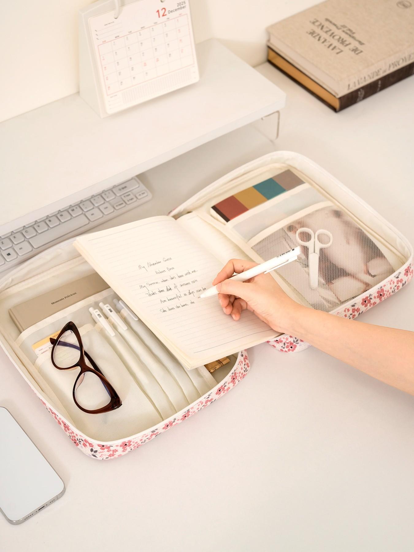 1pc Large Size Women's Bible Cover, Quilted Cute Bow Pattern Bible Case, Spacious Portable Dust-Proof Book Sleeve, Floral Pattern Bible Storage Bag, With Quilted Handle, Zipper Pocket, Essential For Bible Study, Teacher's Day Gift, Back To School Gift, Cu