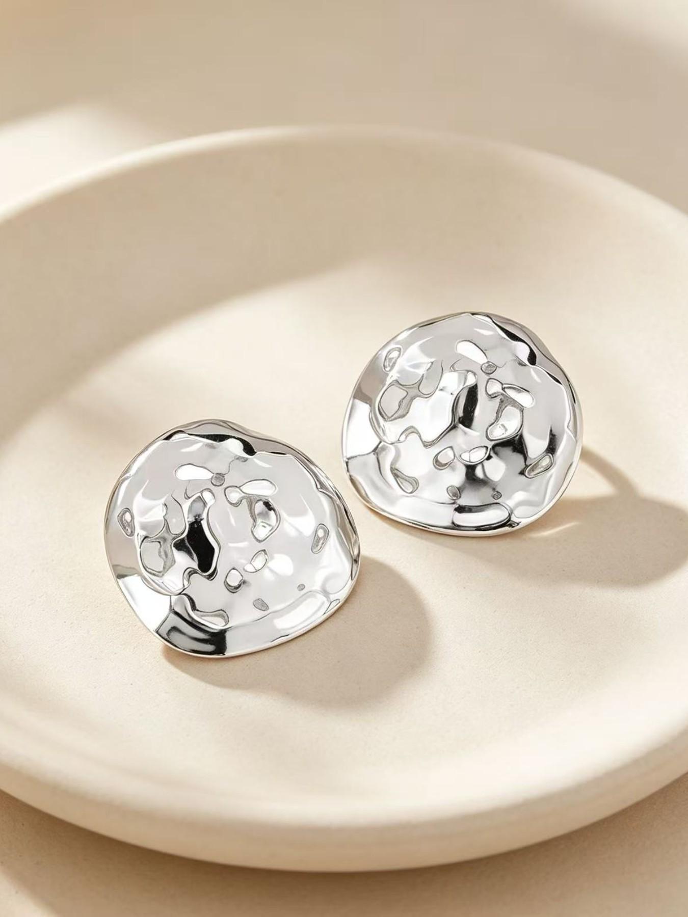 European and American Exaggerated Hammer Texture Convex Metal Large Round Earrings, Bold Statement Jewelry for Women, Fashionable Accessories