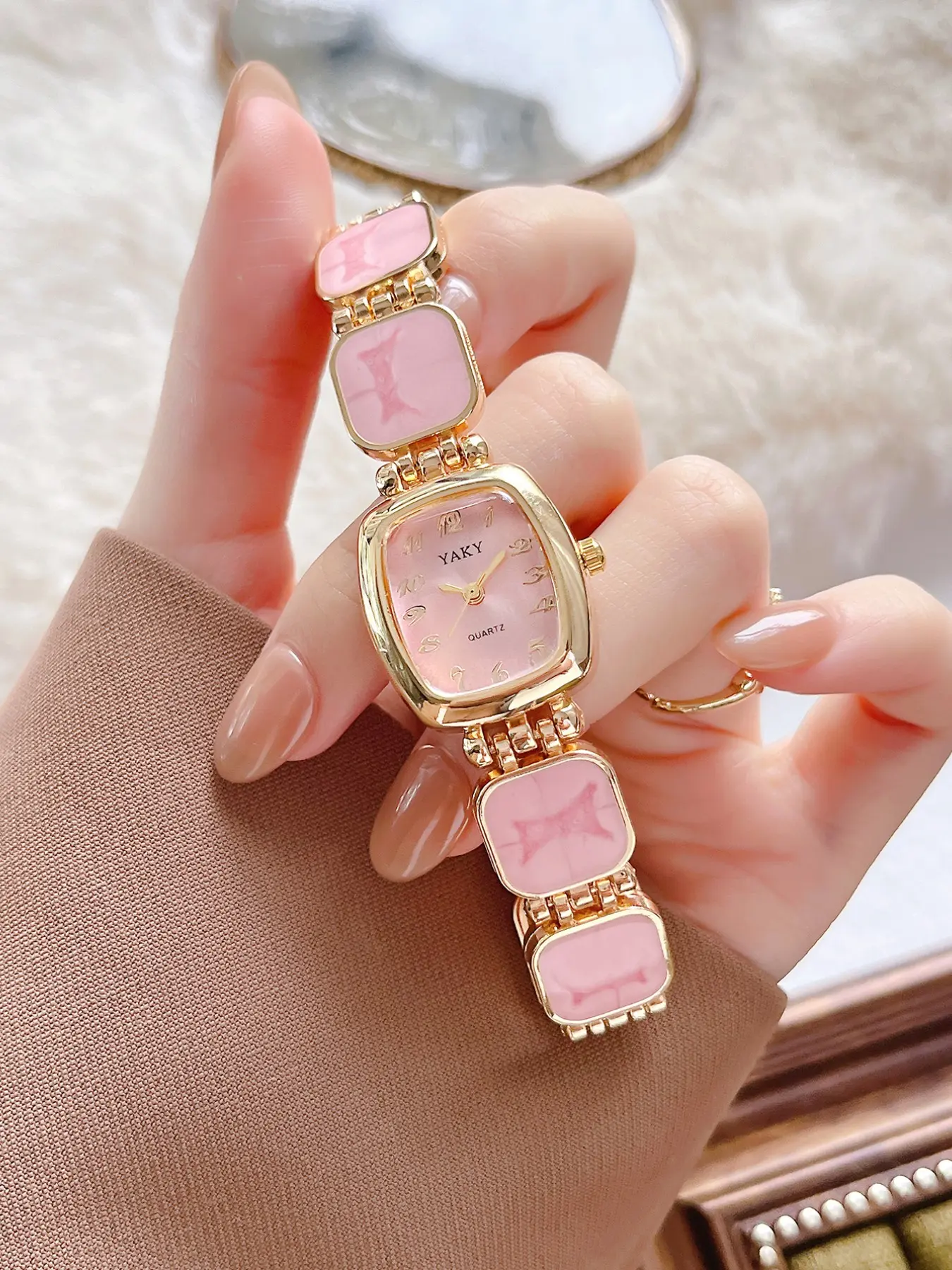 Women's Quartz Watch Elegant and Sexy Casual Fashion Stylish Analog Watch Perfect Beautiful Gift for Valentine's Day Mother's Day Christmas Birthday New Arrival Hot Sale Top Brand Luxury Female Girls Favourite Lady Female