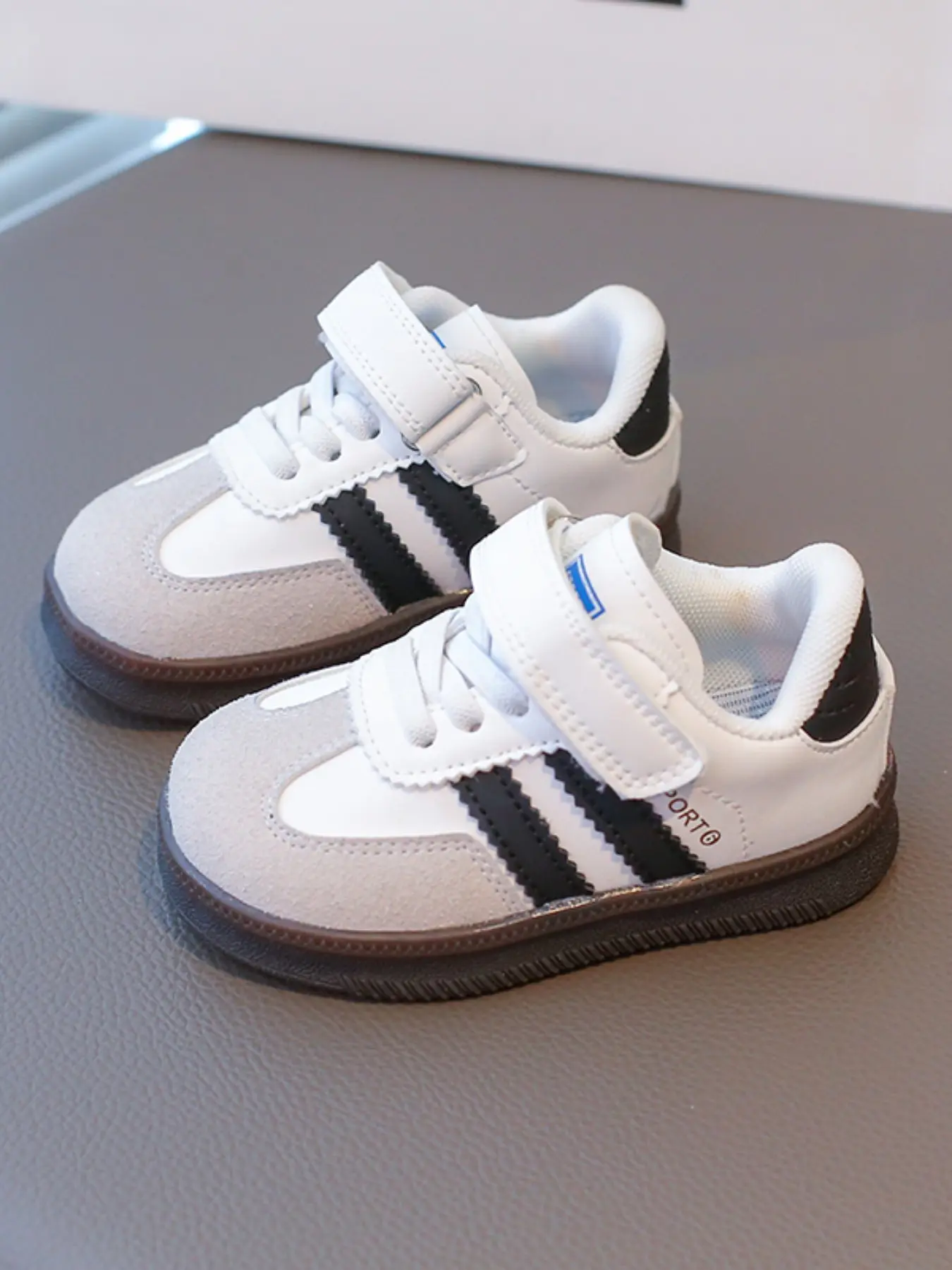 Vintage Patchwork Sneakers, Velcro One-Step On, Loose Fit, Reinforced Toe, Soft Elastic, Anti-Slip, Shock Absorption, Classic Versatile Sports Shoes