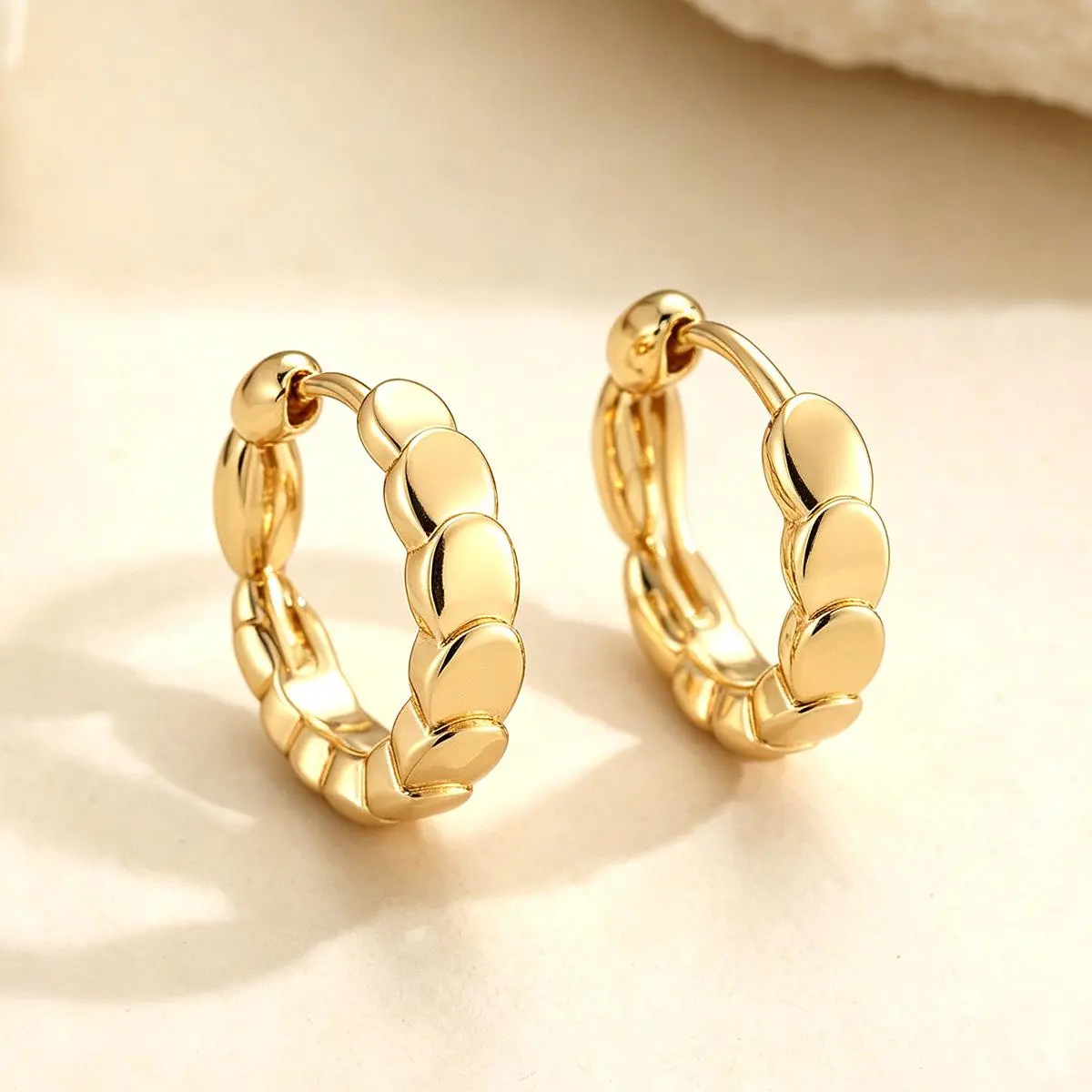 Women’s Gold Earrings, Aesthetic Retro Geometric Earrings with 18K Gold Plated Copper Design, Minimalist Statement Jewelry for Women, Lightweight Vintage Inspired Dangle Earrings for Daily Wear, Office, Date Night, Party & Gift Occasions