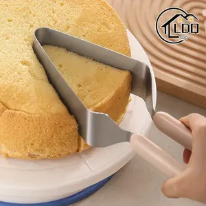 A Stainless Steel Cake Slicer And Server - a Triangular Cake Transfer Tool with an Ergonomic Handle, Durable Baking Equipment Suitable for Both Home And Commercial Use, Perfect for Christmas, Halloween, Weddings, Birthdays, Parties