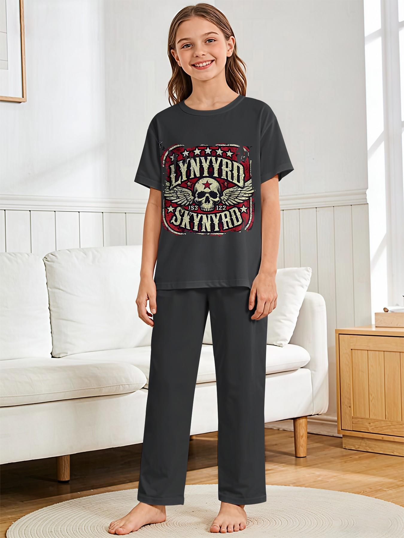 Vintage Skull Wings Homewear 2-Piece Set for Girls, Digital Printed Short-Sleeve Pajamas with Extended Sleep Pants, Flame-Retardant Fabric. Stylish, Trendy, Casual, Comfortable and Soft Pajama Set, Suitable for Sleeping and Home Leisure. Made of 100% Poly