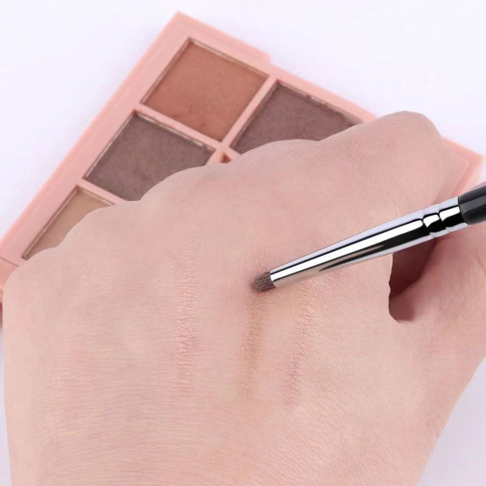 Detail Eye Shadow Brush, Makeup Brush for Smudge Eyeliner, Horse Hair Round Head, Precise Eyeshadow Makeup Tool, 1pcs