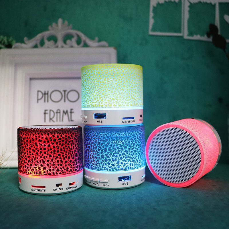 Mini crackle sound USB plug-in wireless speaker, small wireless LED light subwoofer Bluetooth speaker