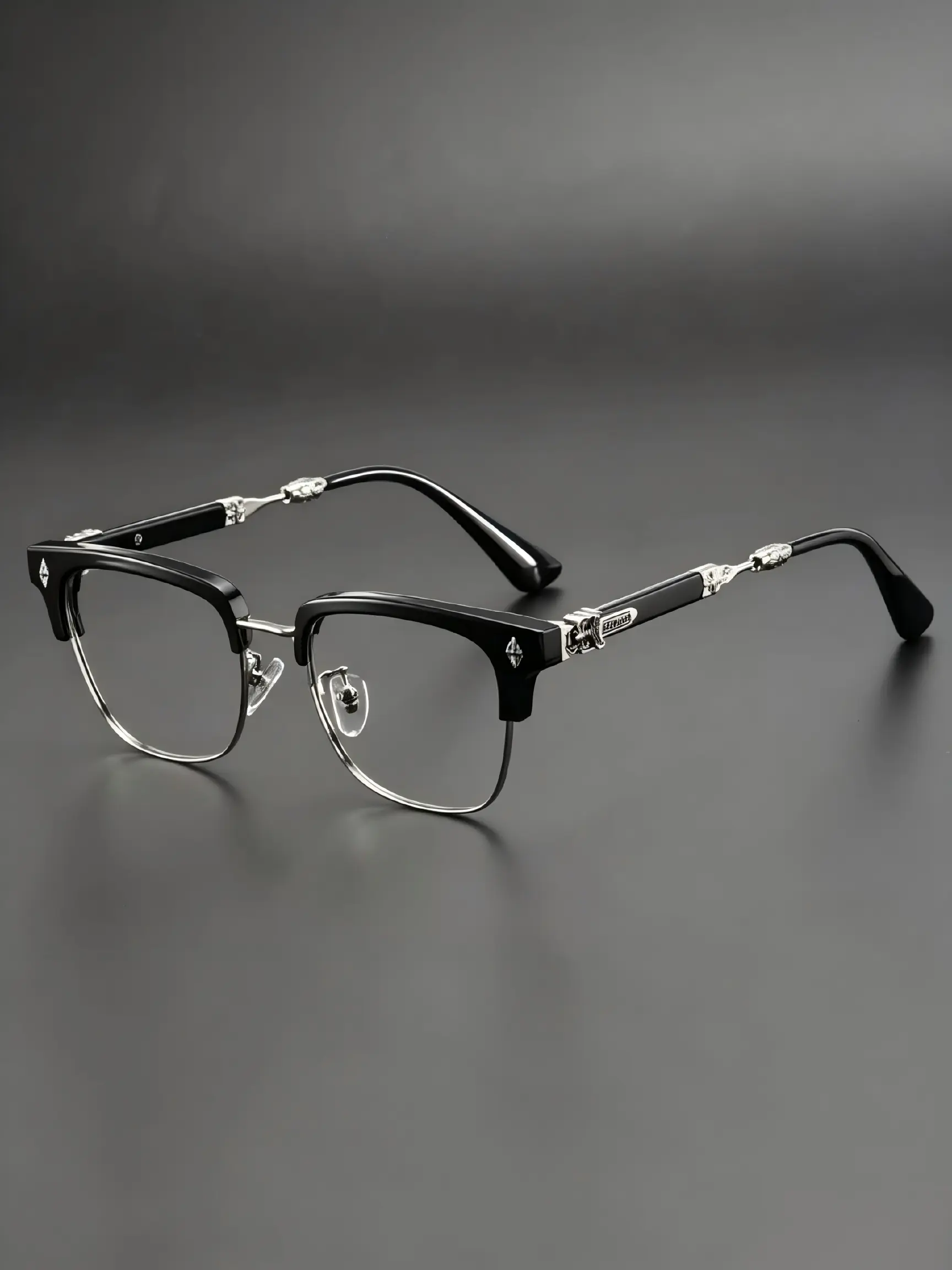 Shiny black/silver