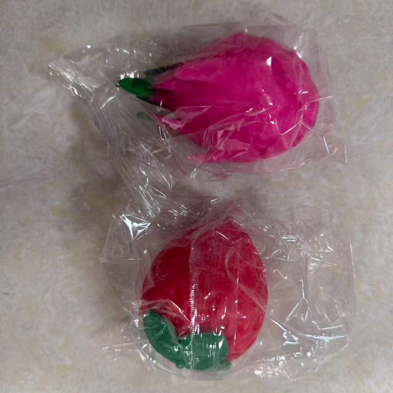 2PCS Cute Strawberry Squeeze Toys, Dragon Fruit Squishy, Strawberry Squishy, Rebounding Sensory, Upgrade Fruit Squishies, Realistic Strawberry Stress Ball, Stress Relief for Office Workers、Anxiety Relief、Focus Improvement、Desktop Decoration
