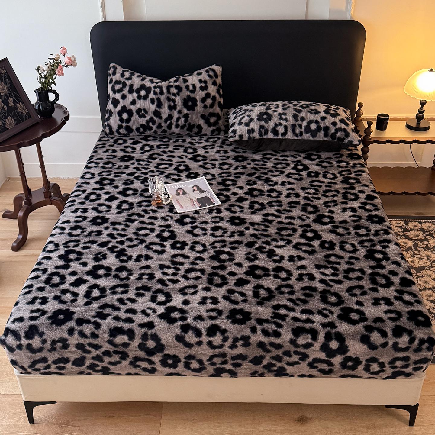 Luxury Faux Rabbit Fur Leopard, Tiger & Butterfly Print Fitted Sheet 3-Piece Set – Soft, Warm Solid Color Bedding, Premium Set (Includes 1 Fitted Sheet + 1/2 Pillowcases), All-Season Use, Perfect for Bedroom, Dorm, Sofa Décor & Christmas Gift