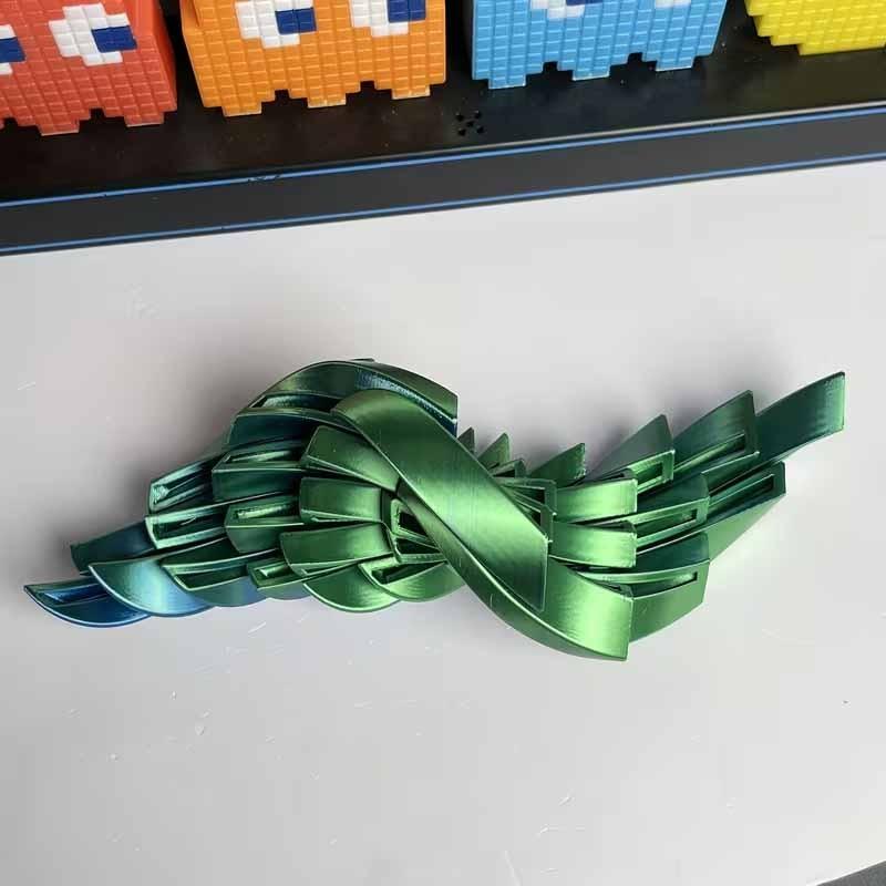 1pc Collectible Figurines, 3D Printed Slime Stress Ball Suitable for Adults - Realistic Sensory Fidget Toy with Slime, Durable Plastic Relief for Bedtime, Travel & Office, Holiday Gift (Halloween, Christmas)