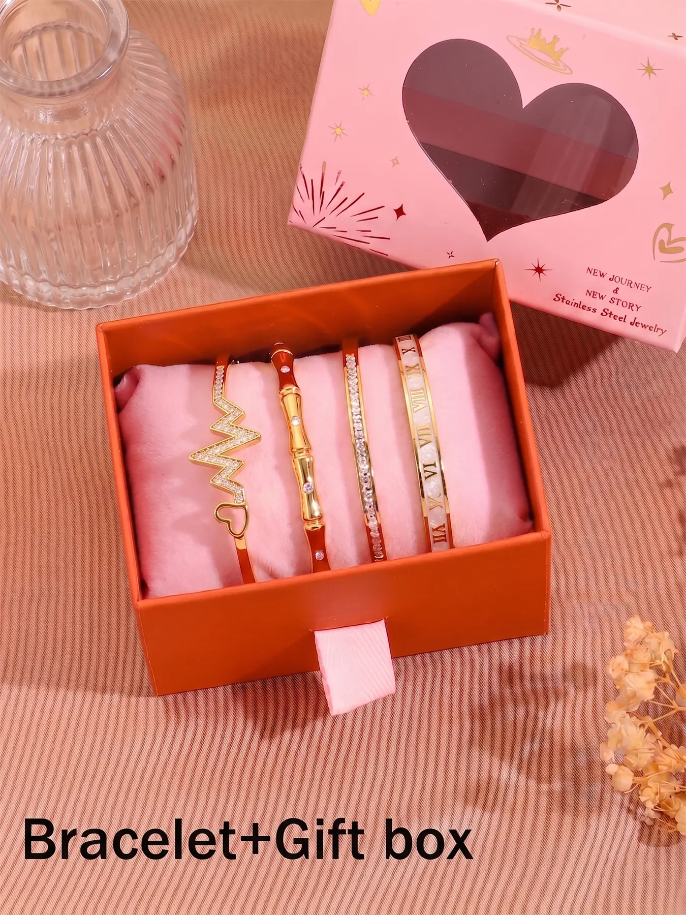 Universal and versatile four bracelets, finely crafted with rounded edges that are not easily allergic or discolored, suitable for various daily scenarios, simple and high-end, easily enhancing the overall exquisite atmosphere of the outfit