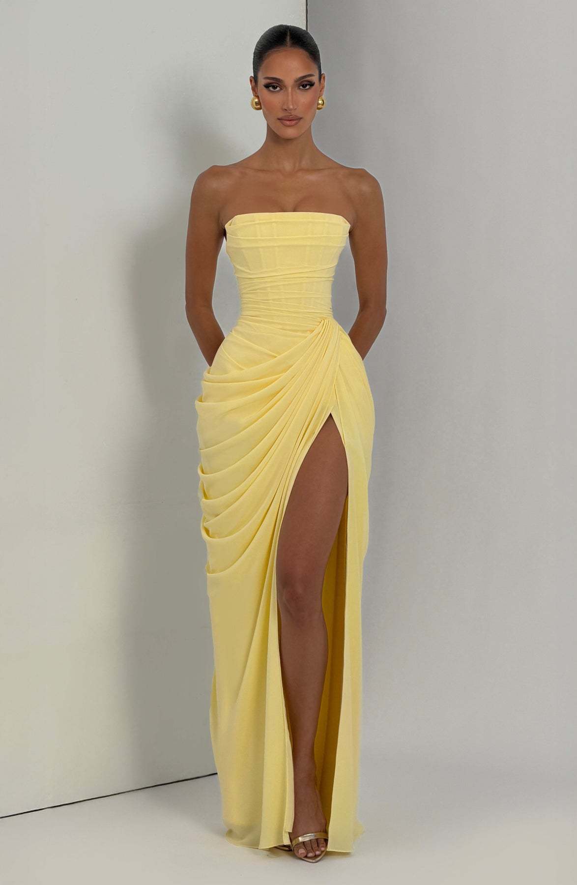 2026 European and American New Style Asymmetrical Pleated Sexy High-Slit French Romantic Strapless Pleated Slit Dress