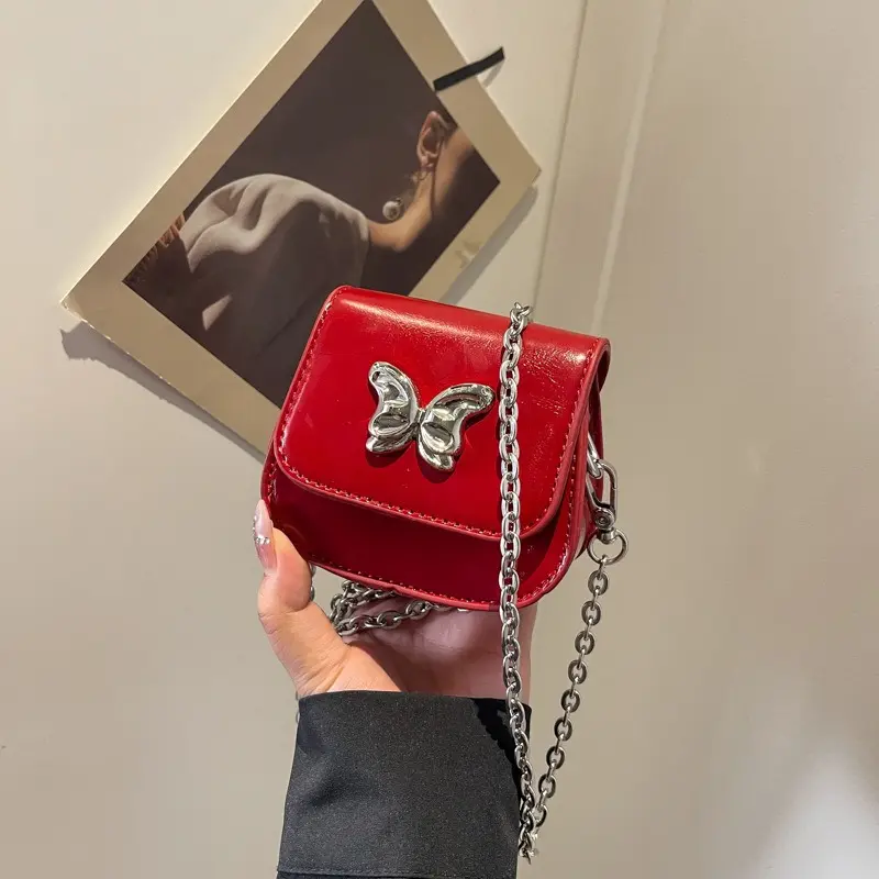Y2K Metallic Butterfly Mini Chain Bag Patent Leather Crossbody Bag Silver Butterfly Charm Small Flap Shoulder Bag Micro Coin Purse Night Out Bag for Women Black