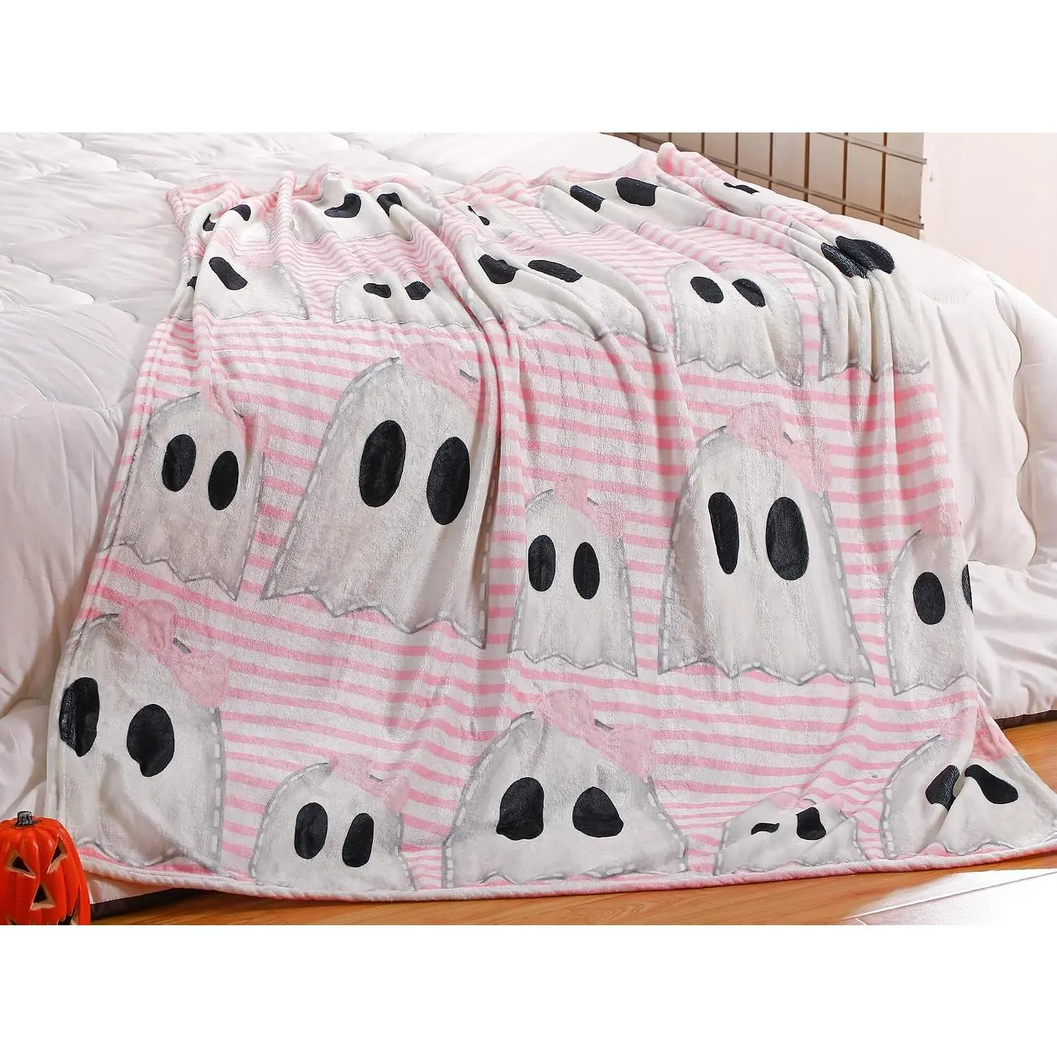 Halloween Throw Blanket Cute Pink Ghost Flannel Blanket Pink Retro Spooky Blanket White Striped Soft Blanket Rustic Farmhouse Halloween Decoration for Sofa Bed Holiday Party Gifts,50"x60"