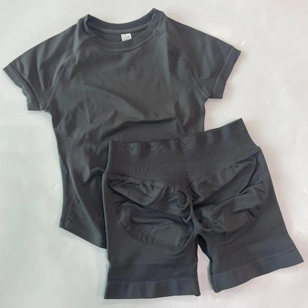 Dfyne Cross-Waist Hip-Lifting Shorts + Short-Sleeve Sports Set |   Seamless Knit Breathable Quick-Drying |   Fitness & Yoga Two-Piece Set