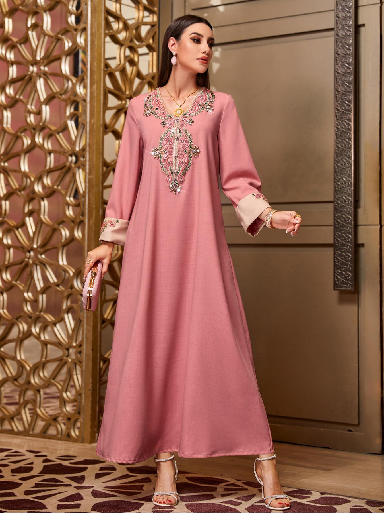 Elegant Embroidered Evening Gown Formal Wear, Elegant Party Dress, Classy Modest Dresses, V-Neck Long Fitted Dress with Handmade Rhinestone Collar & Floral Embroidery, Perfect for Banquets, Formal Elegant Fashion, Womenswear