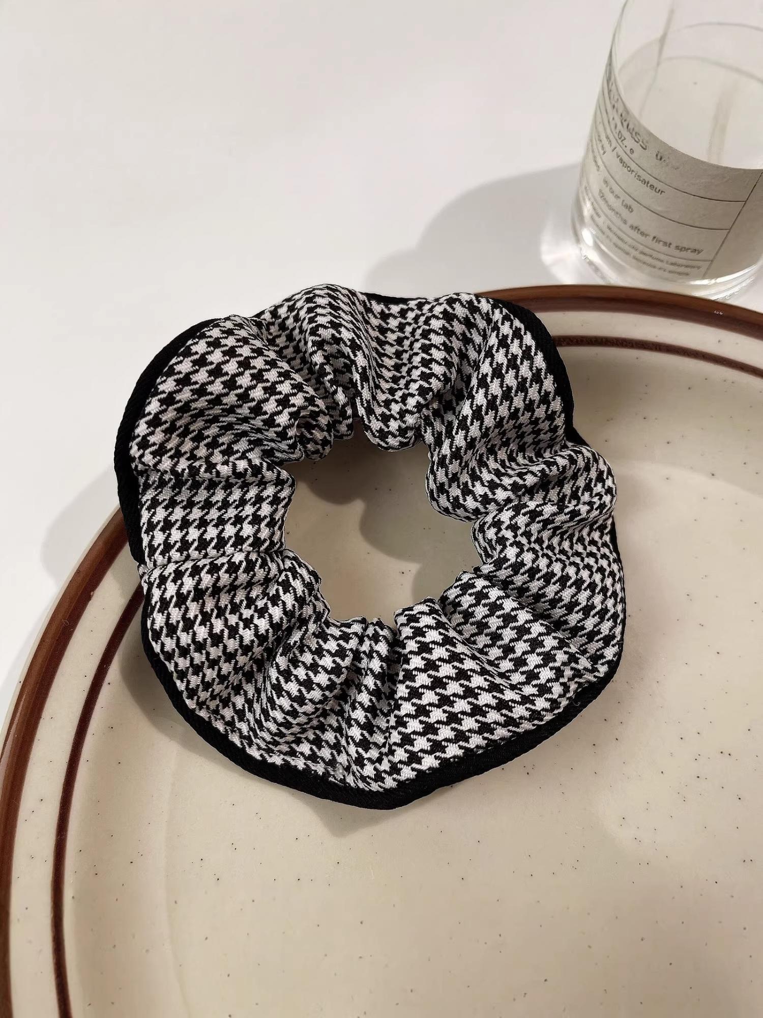 2-Pack High-End Plaid Hair Ties, Elegant and Versatile, Perfect for All Seasons, Korean Style, Enhance Your Hairstyles