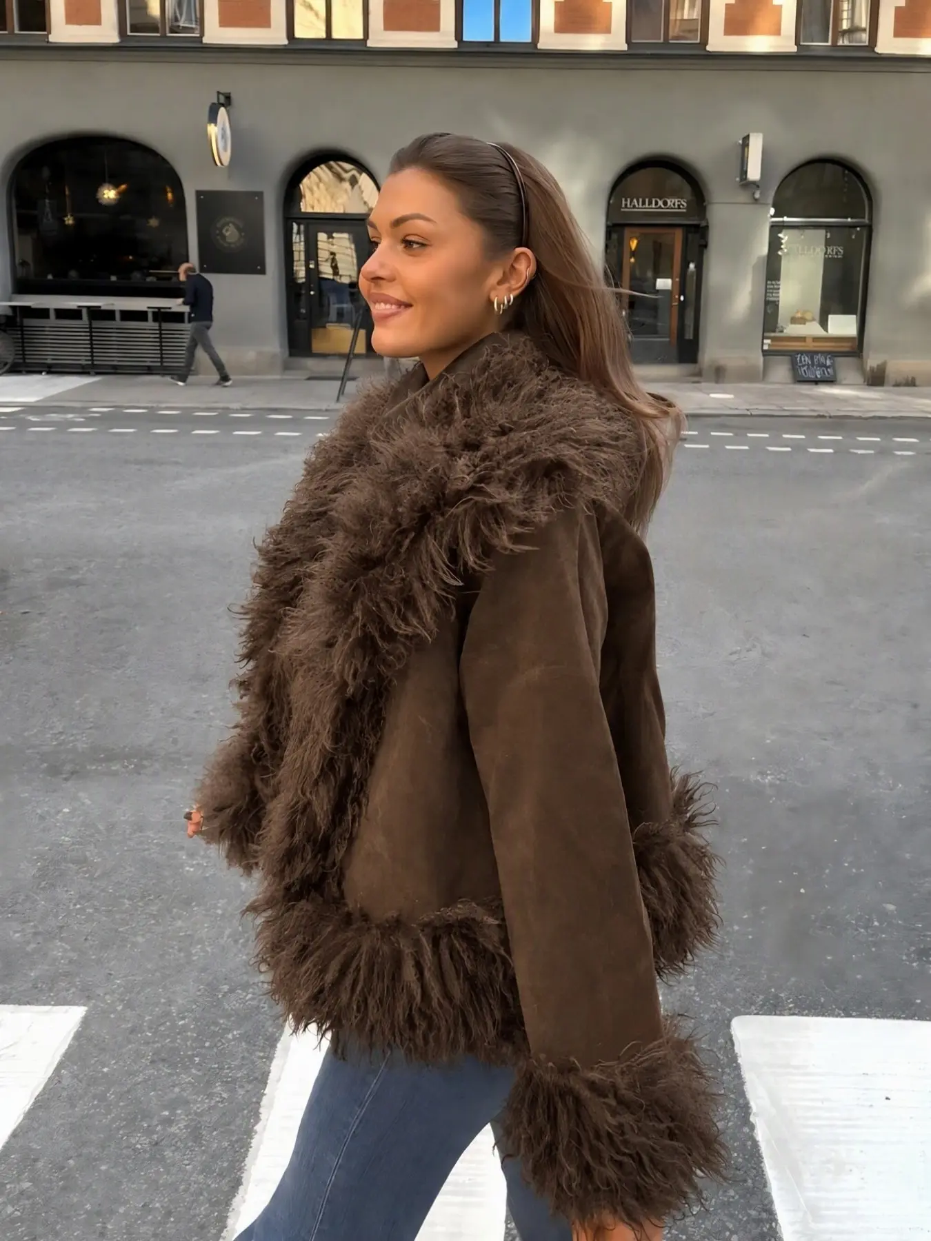 Women's Fall Winter New Retro Fake Leather Edge Patchwork Suede Wind Short Jacket, Vintage Collar, Fluffy Fur Lapel, Elegant Fashion, Daily Commute