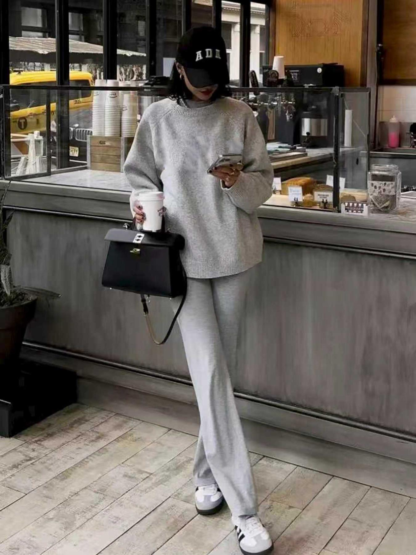 Women's Loose-Fitting Casual Knit Sweater, Soft Round Neck Long Sleeve Pullover, Simple Comfortable Solid Color Fashion Top, Knitwear