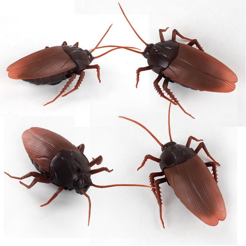 Simulated Remote Control Cockroach (1 Set), Novel and Scary Animal Toy Model, Simulated Sensing Cockroach, Creative Halloween April Fool's Day Mock Gift (Comes with 6 1,5V Button Batteries)