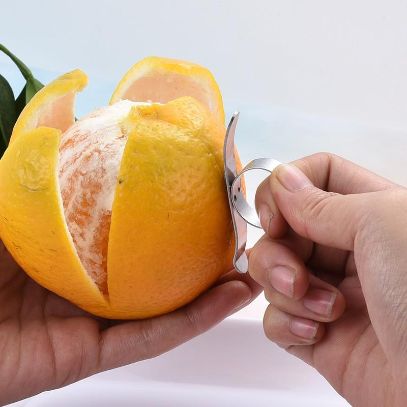 Creative Peeler, Stainless Steel Finger Ring Design, Easy Fruit Peel Tool, Innovative Citrus Slicer, Durable Kitchen Utensil，Stainless Steel Orange Peeler, Citrus Peeler Tool for Oranges, Lemons & Grapefruits, Easy Grip Fruit Peeler Gadget