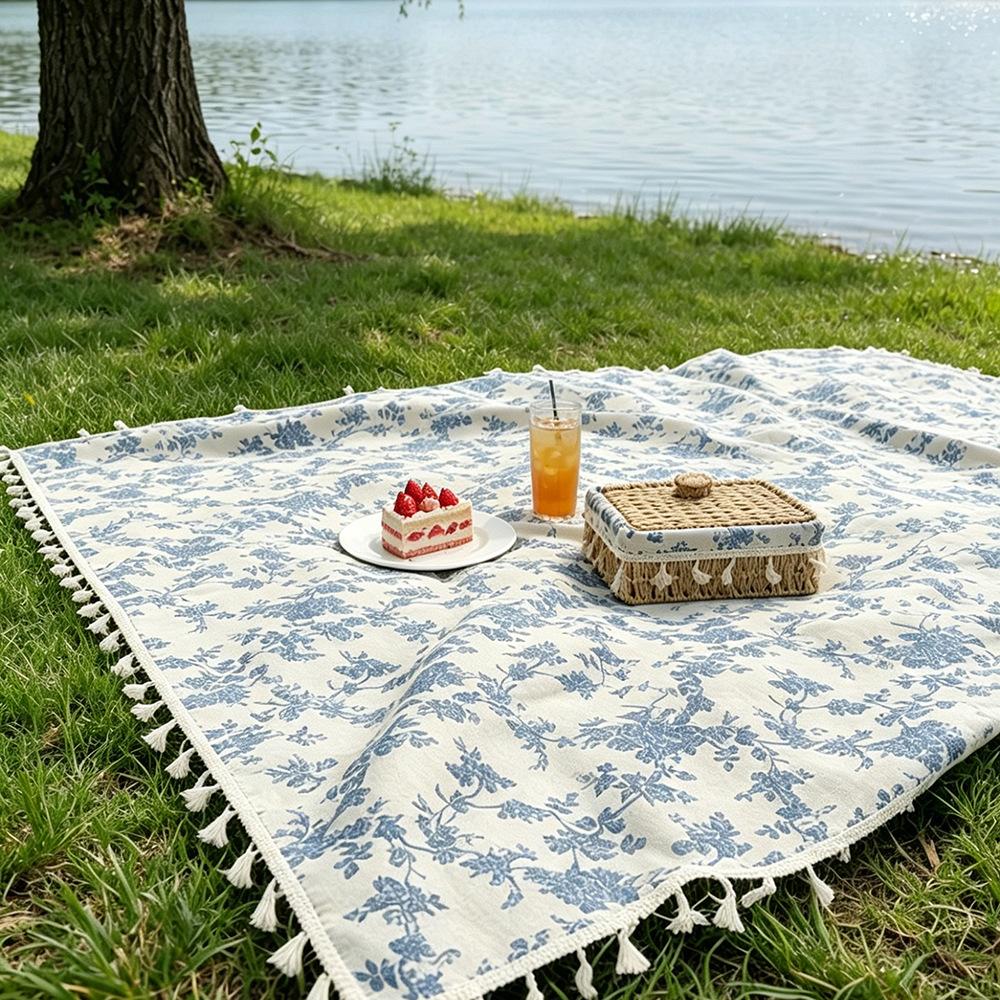 Ins Style Tassel Fringe Picnic Blanket - Vintage Green Plant-Print Camping Mat, Portable Foldable Outdoor Throw for Lake, Lawn (Sports & Outdoor Camping & Hiking Picnicware), Blankets