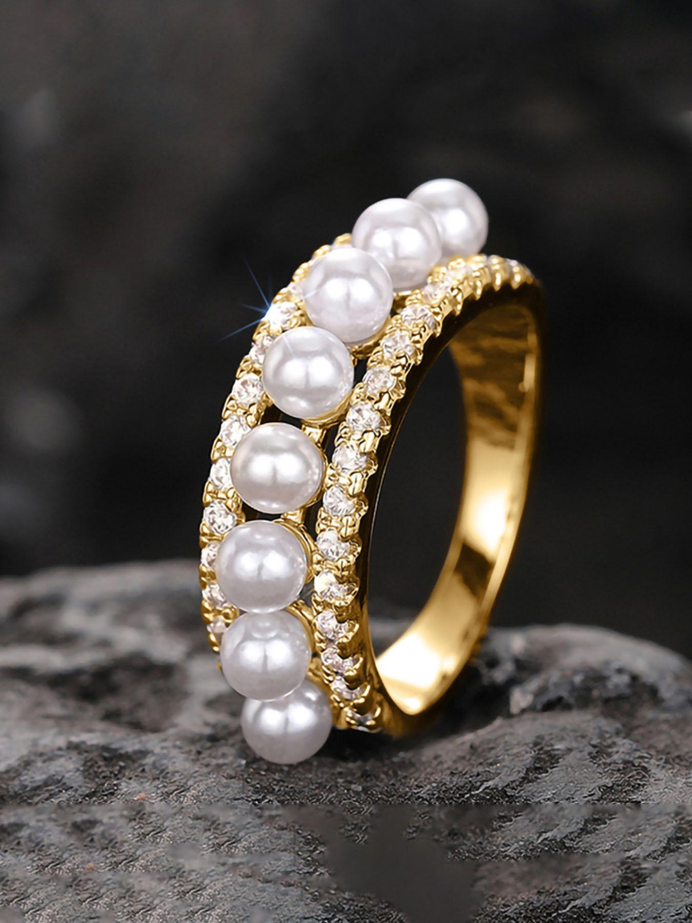 Luxurious Imitation Pearl Ring for Women, Zircon Embedded Edge, Fashionable Everyday Jewelry, Elegant Single Band Ring