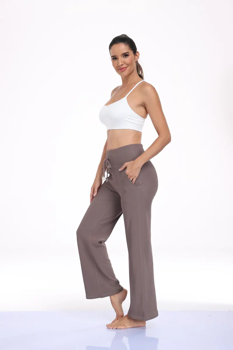LUCKY CHICO women's wide-leg sweatpants on model