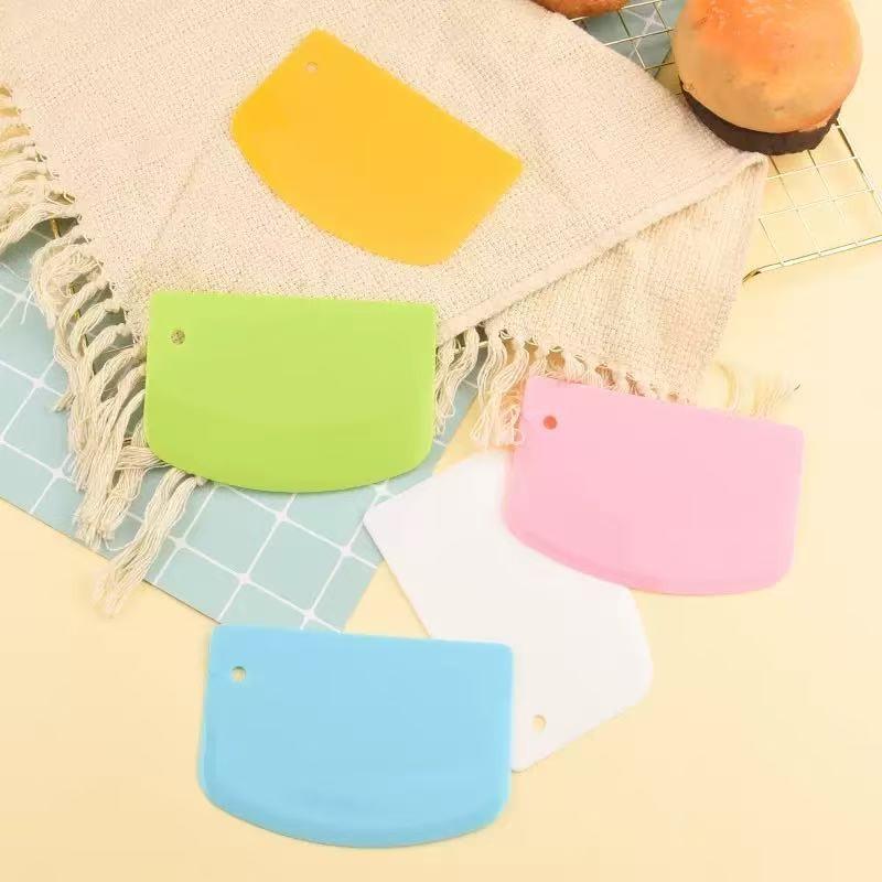 5 Piece Dough Scraper Set, Plastic Bench Scraper, Bowl Spatula, Kitchen Pastry Cutting Tool, Baking Tools, Suitable for Bread Dough, Pastries, Pizza, Baking Cakes