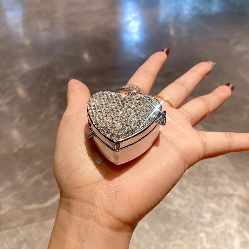 Women's Heart-Shaped Diamond Love Medicine Box - Luxury Rhinestone Metal Body Vitamin Organizer, Compact Leakproof Supplement Organizer with Multiple Compartments, Portable Travel Gear for Outdoor Leisure