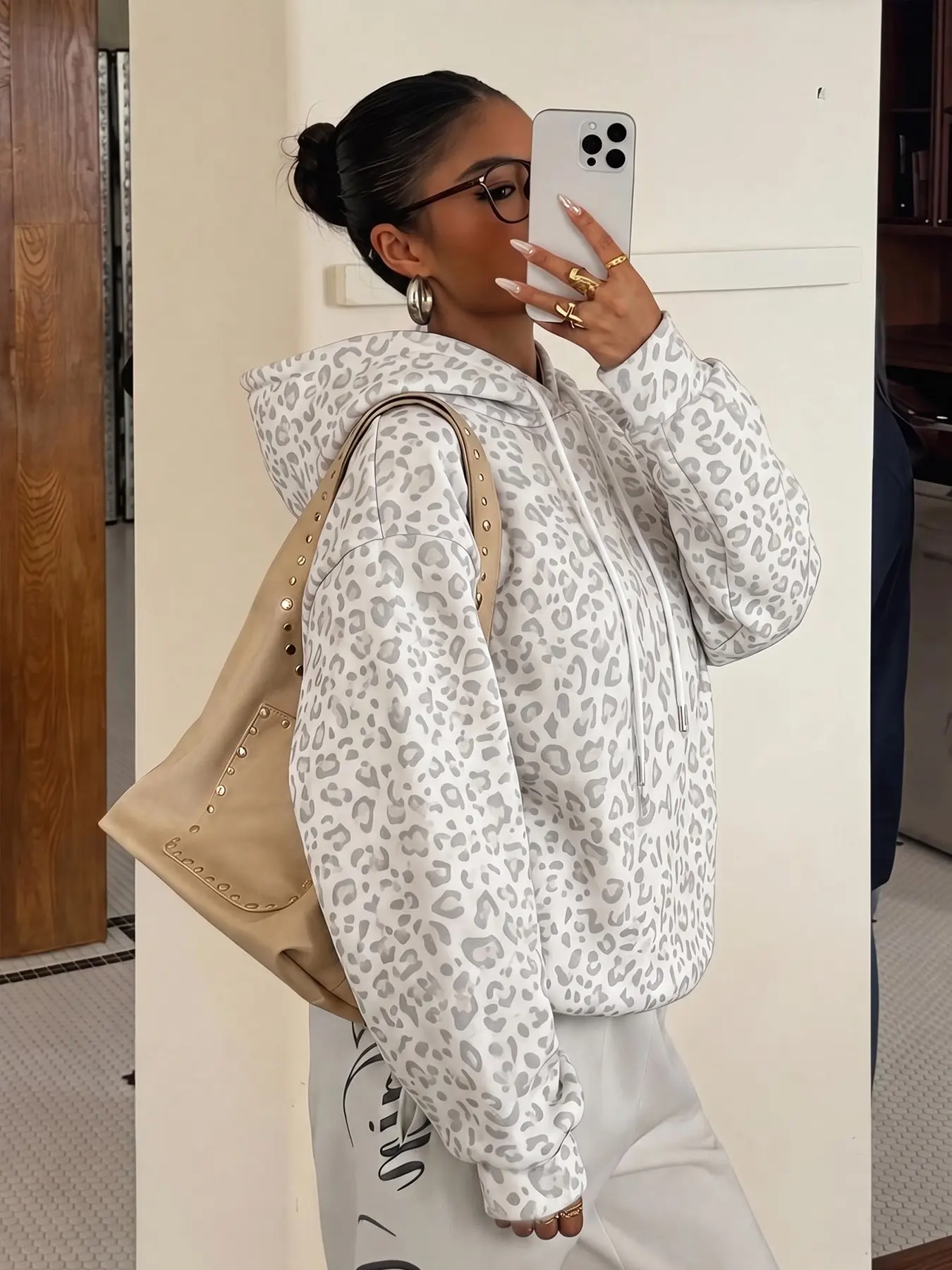 Women's Light‑Gray Leopard Print Hoodie, Aesthetic Casual Pullover, American Streetwear Drawstring Loose‑Fit Drop‑Shoulder Trendy Top