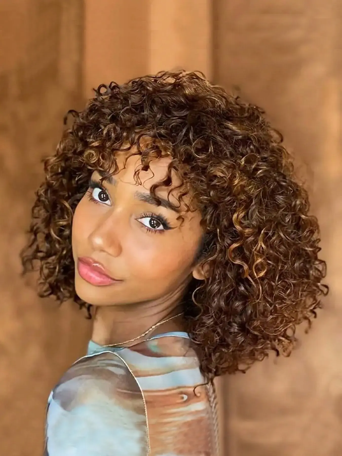 Ombre Highlight Curly Bangs Wig 200 Density Brown Honey Blonde Highlight Afro Curly Wig for Black Women Daily Party Date Night Wear Glueless Fashion Synthetic Wig