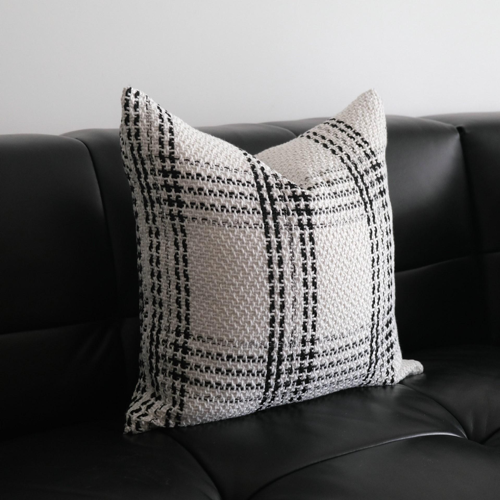 Chenille Plaid Throw Pillow Covers, Boho Farmhouse Black‑White Grid Woven Raised Textured Cushion Covers, Decorative Pillowcase for Couch Sofa Bed Living Room Home Decor, Pillow Inserts Are Not Included