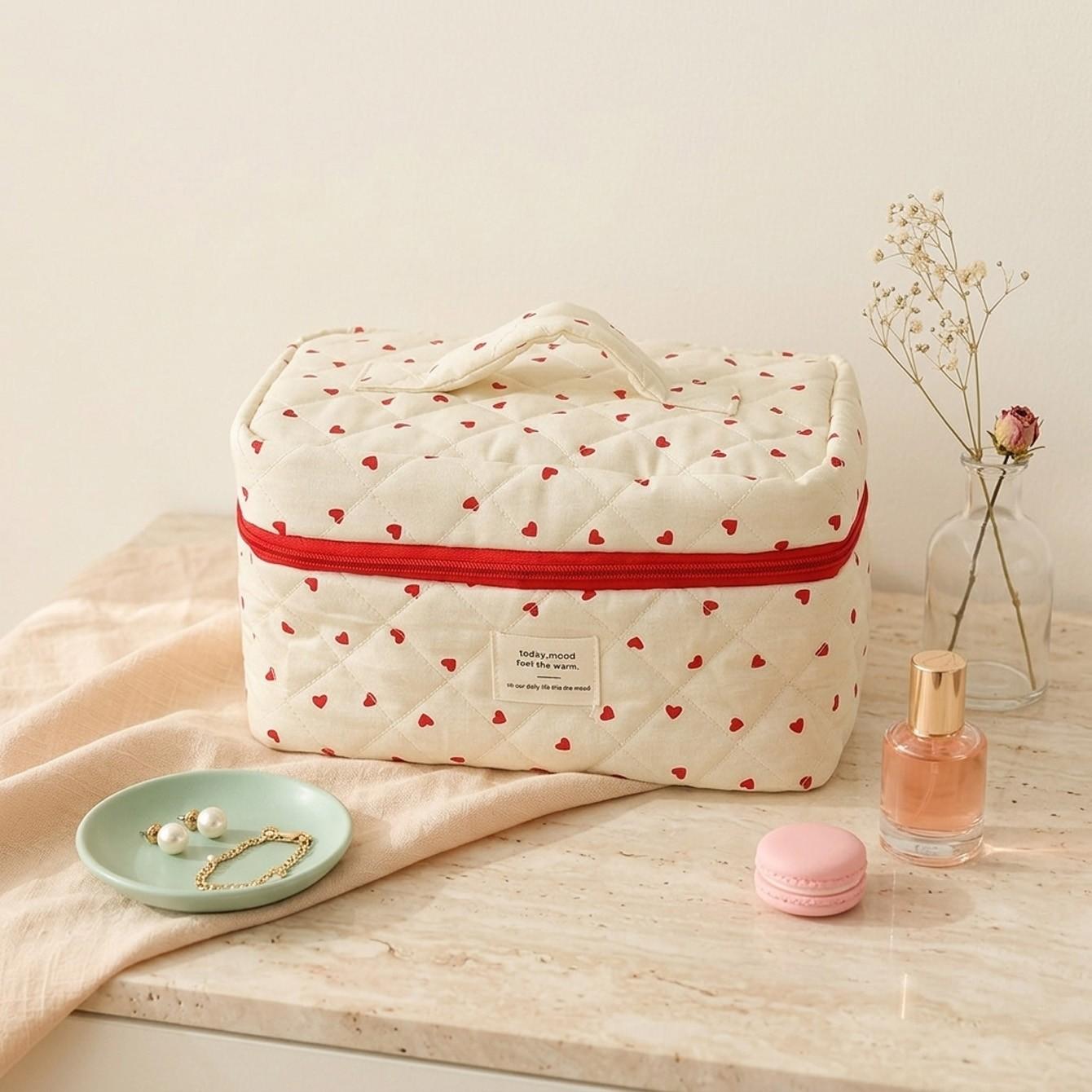 3/1Pcs Quilted Heart Pattern Travel Makeup Bag, Large Capacity Portable Cosmetic Bag, Ideal for Women/girls, Perfect Gift for Travel