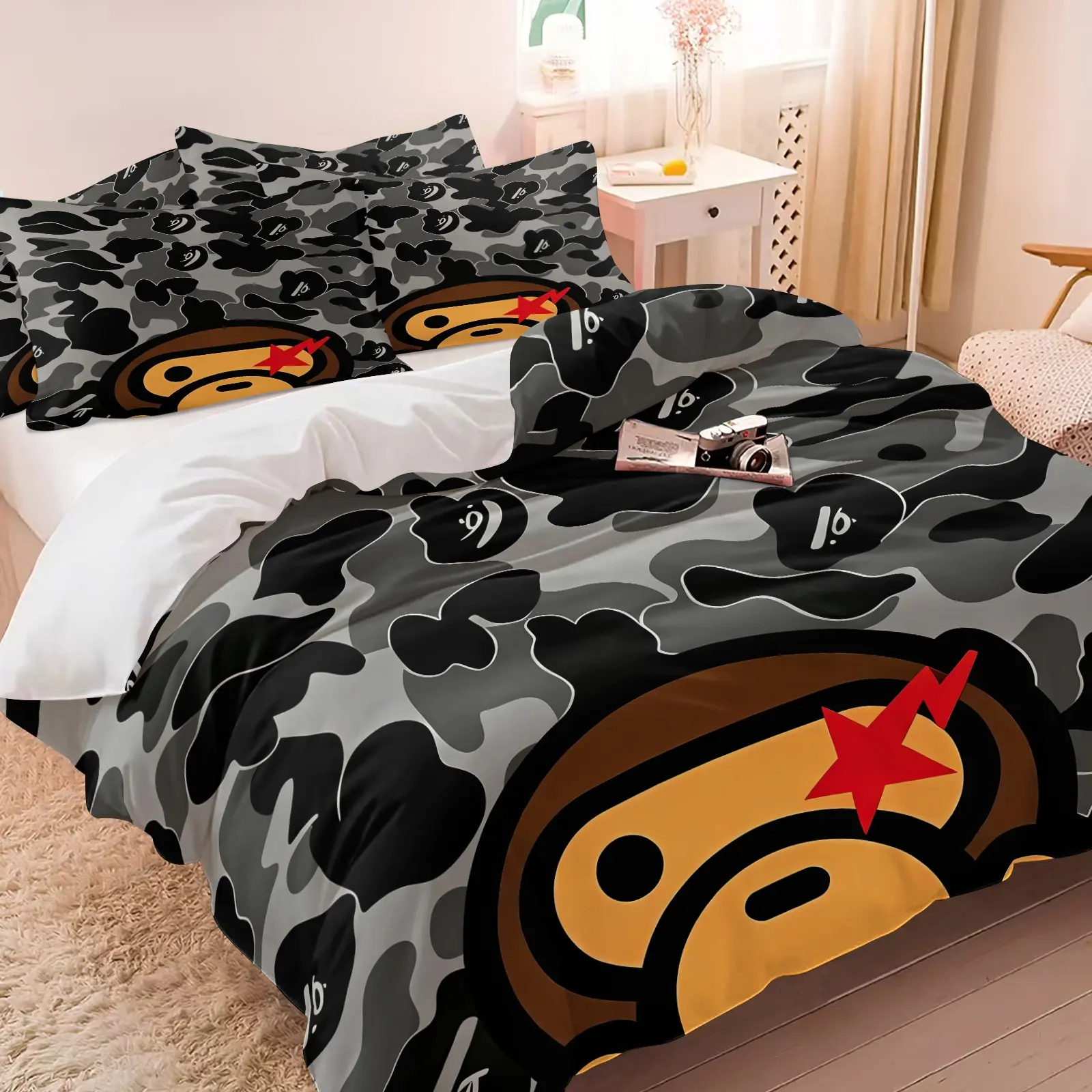 Streetwear Grey Camo Ape Head Duvet Cover Set (1 Duvet Cover + 1-2 Pillowcases), Soft Breathable Bed Linen, Cartoon Monkey Red Star Camouflage HD Digital Printed Vivid Pattern, Trendy Cool Aesthetic Bedroom Decor for All Season Use